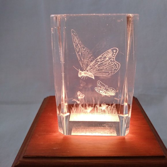 Butterflies Crystal Paperweight Laser Cut - Picture 1 of 6